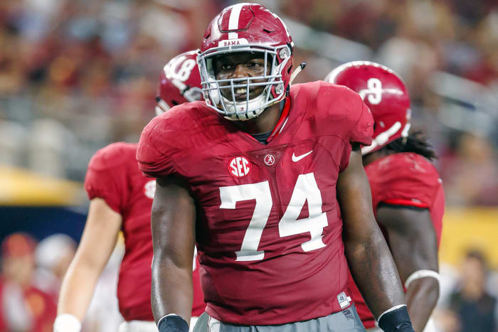 cam-robinson-alabama-crimson-tide-football-2016-all-america-team.jpg